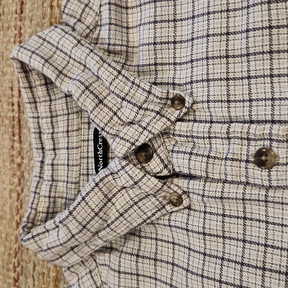 NORTHCREST Gray & White Plaid Button-Up Shirt - Picture 2 of 7